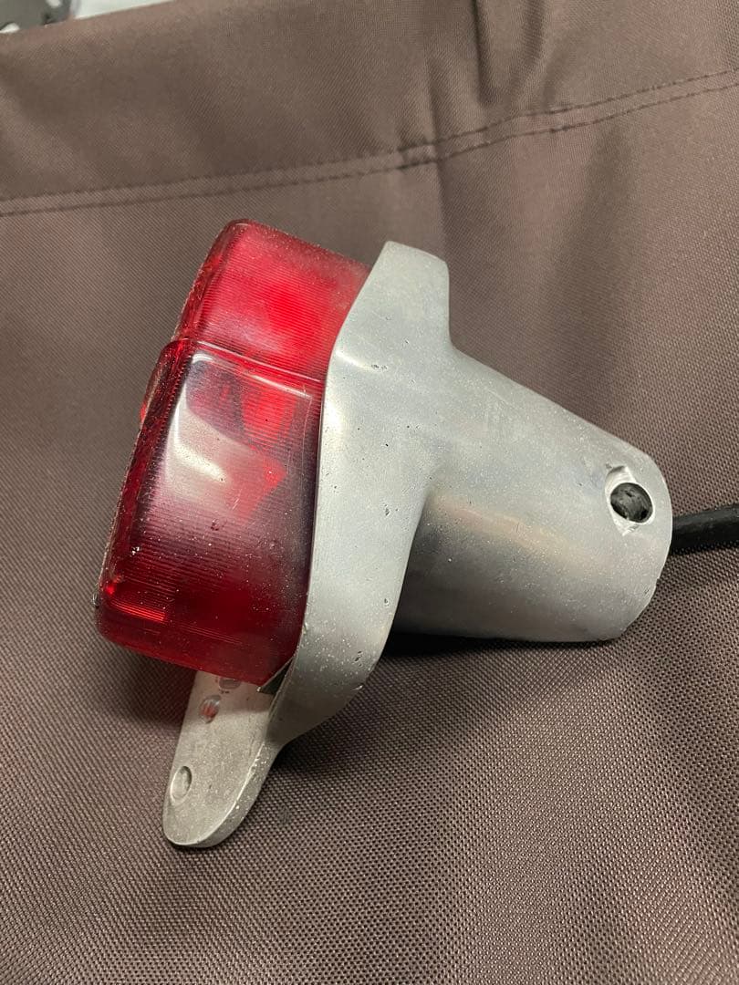 期間限定値下げ　Bates ハーレー　ベイツ トライアンフ　テールランプ