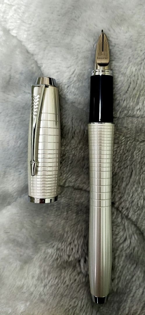 【新品・未使用品】PARKER　5th 万年筆　白・シルバー