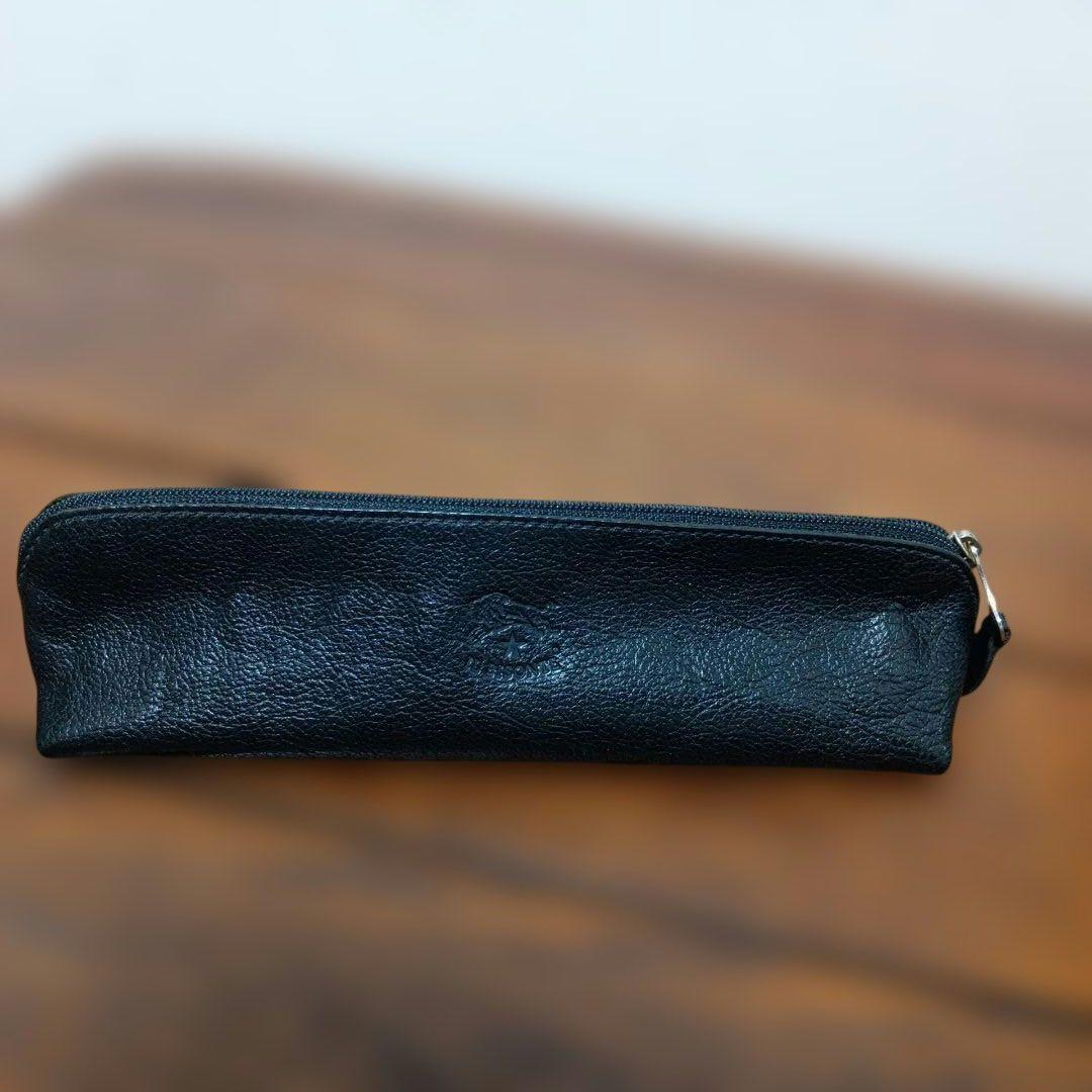 イルビゾンテ黒いレザーペンケース
