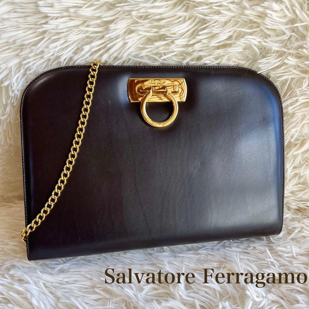 サルヴァトーレフェラガモ ガンチーニ チェーン　ショルダーバッグ ブラック