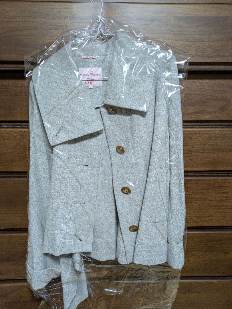 Vivienneショートコート