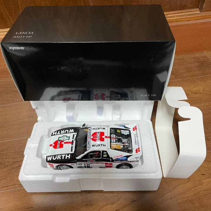 未展示品　京商 1/18 ランチア ラリー 037
