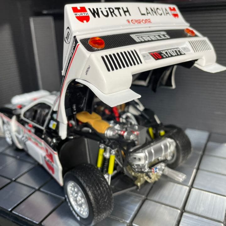 未展示品　京商 1/18 ランチア ラリー 037