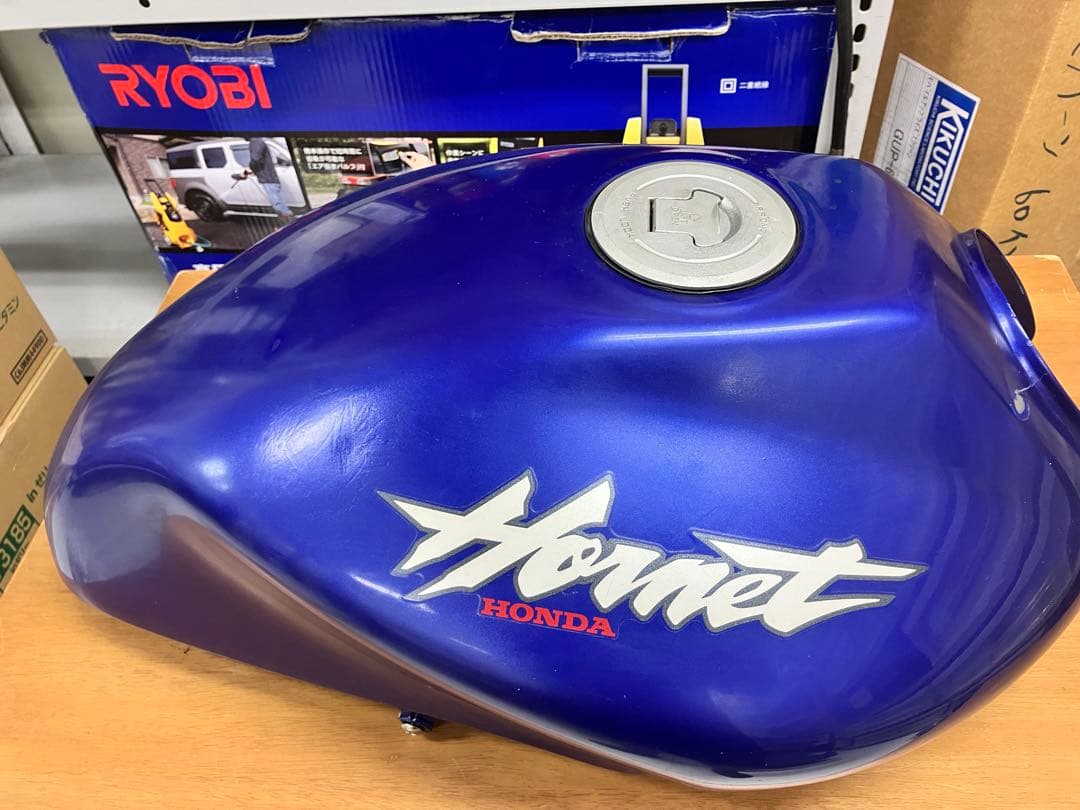 ホンダ　ホーネット250用ガソリンタンク【初期型用】