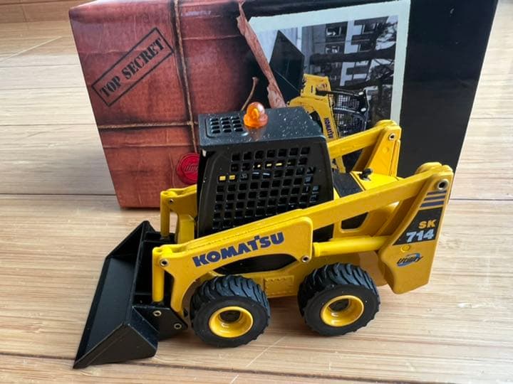 KOMATSU コマツ　SKID STEER LOADER