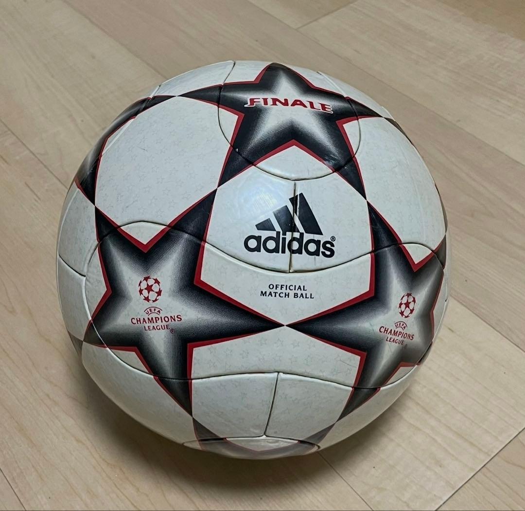 adidas FINAL チャンピオンズリーグ サッカーボール　公式試合球