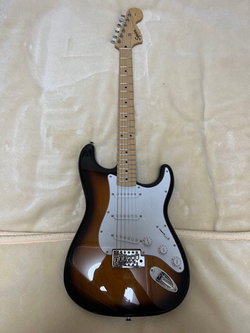 【調整済】Squier スクワイア　fender ストラト　エレキギター　美品