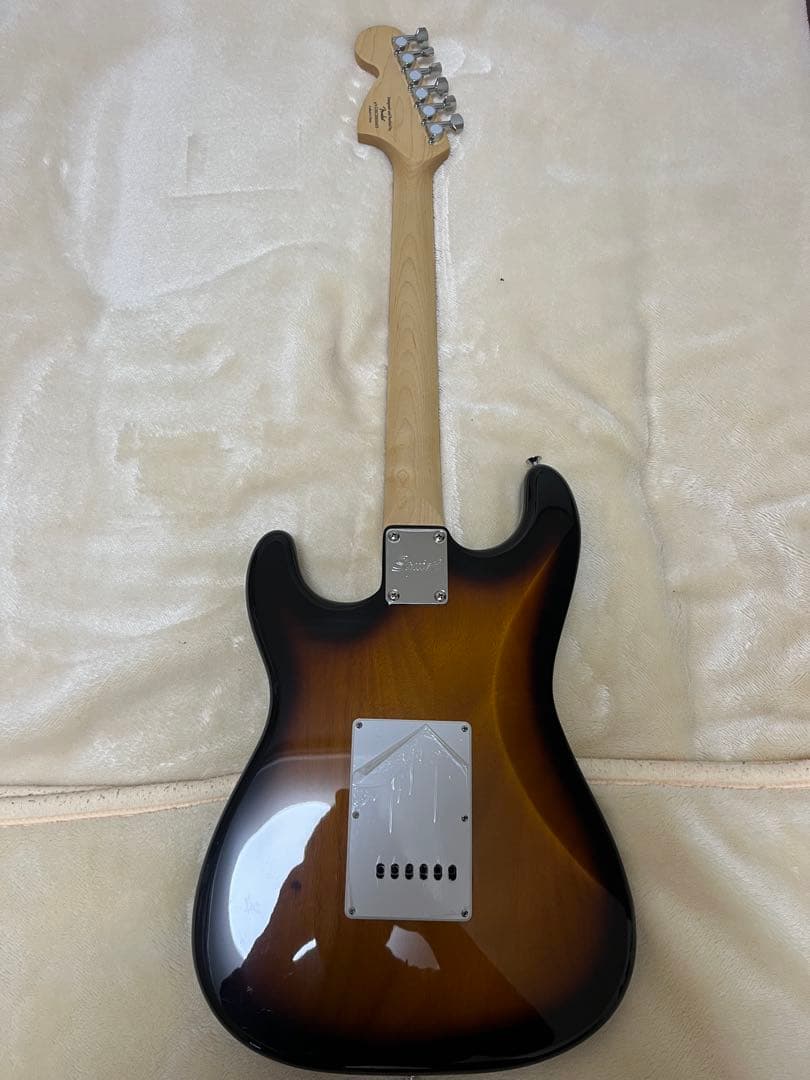 【調整済】Squier スクワイア　fender ストラト　エレキギター　美品