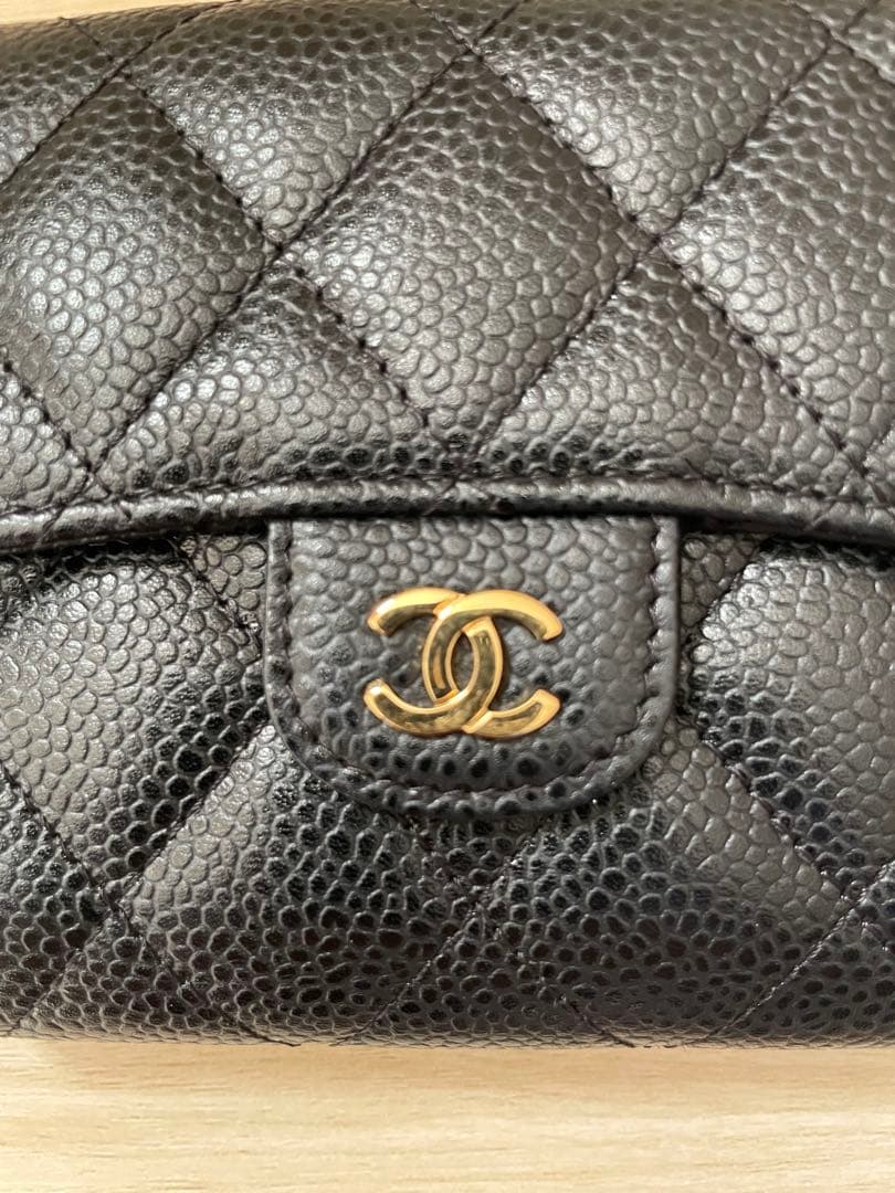 お値下げ中　美品　CHANEL ブラック レザー 二つ折り財布
