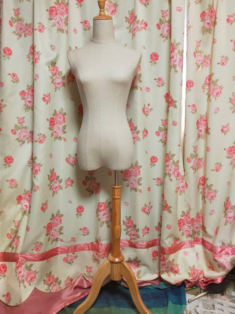 新品　スボン可　トルソー マネキン 7号 レディース 猫脚 木製　生地美品