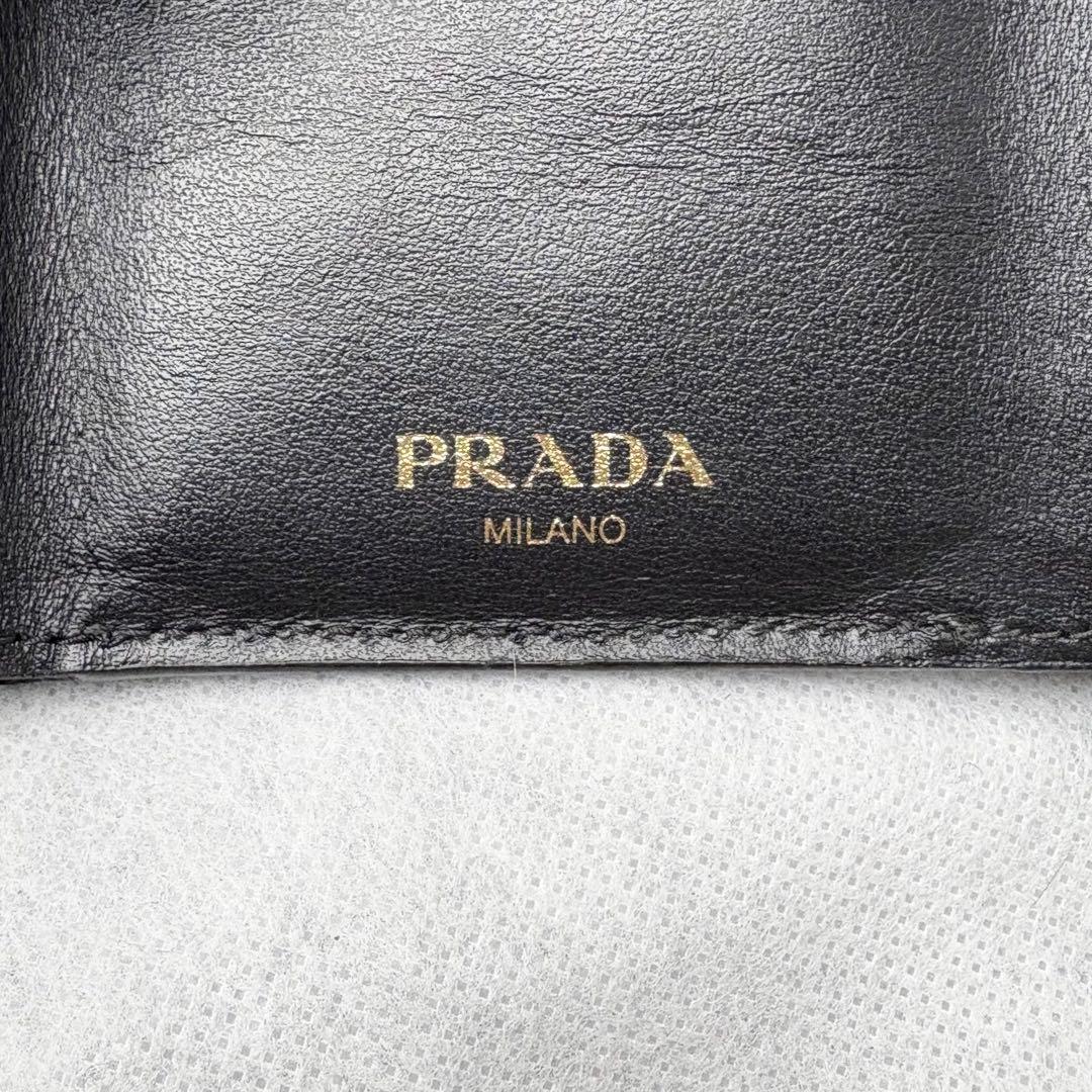 PRADA 三つ折り財布 トライアングルロゴ ヴィッテロムーブ レザー 三角ロゴ