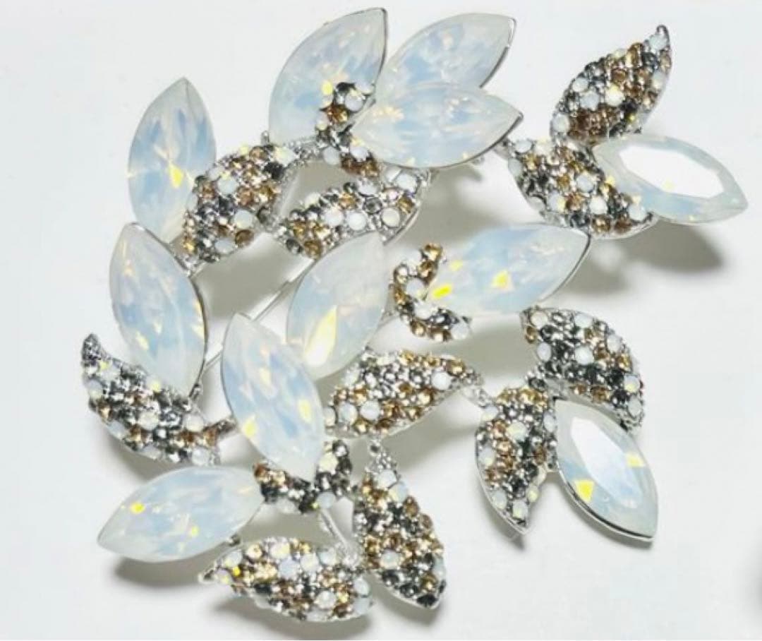 ADORE アドーア ブーケブローチ