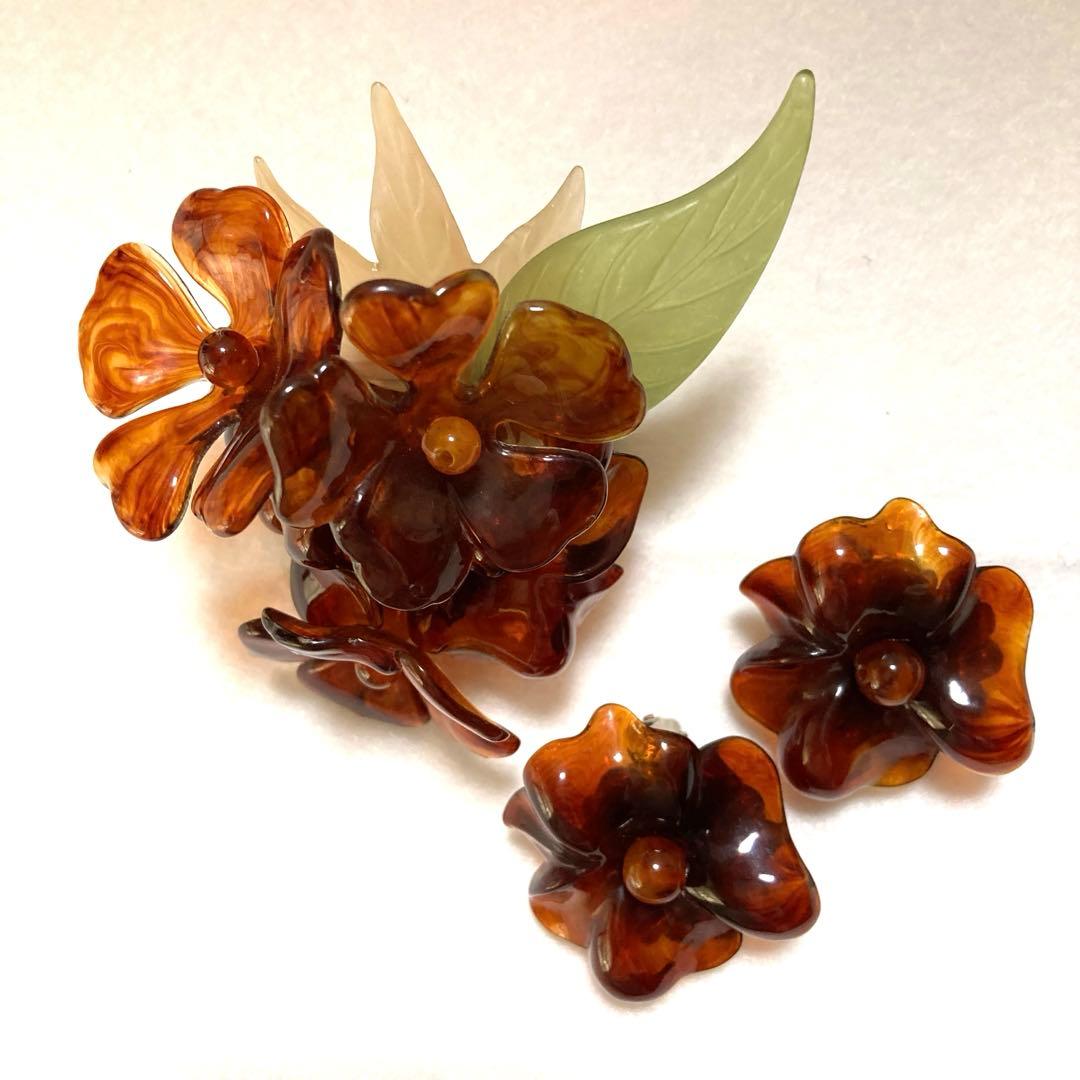 花モチーフ ブローチとイヤリングのセット　Angela Caputi