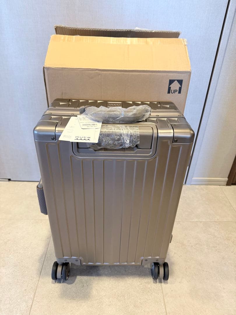 muta チタンゴールドキャリーケース箱付き