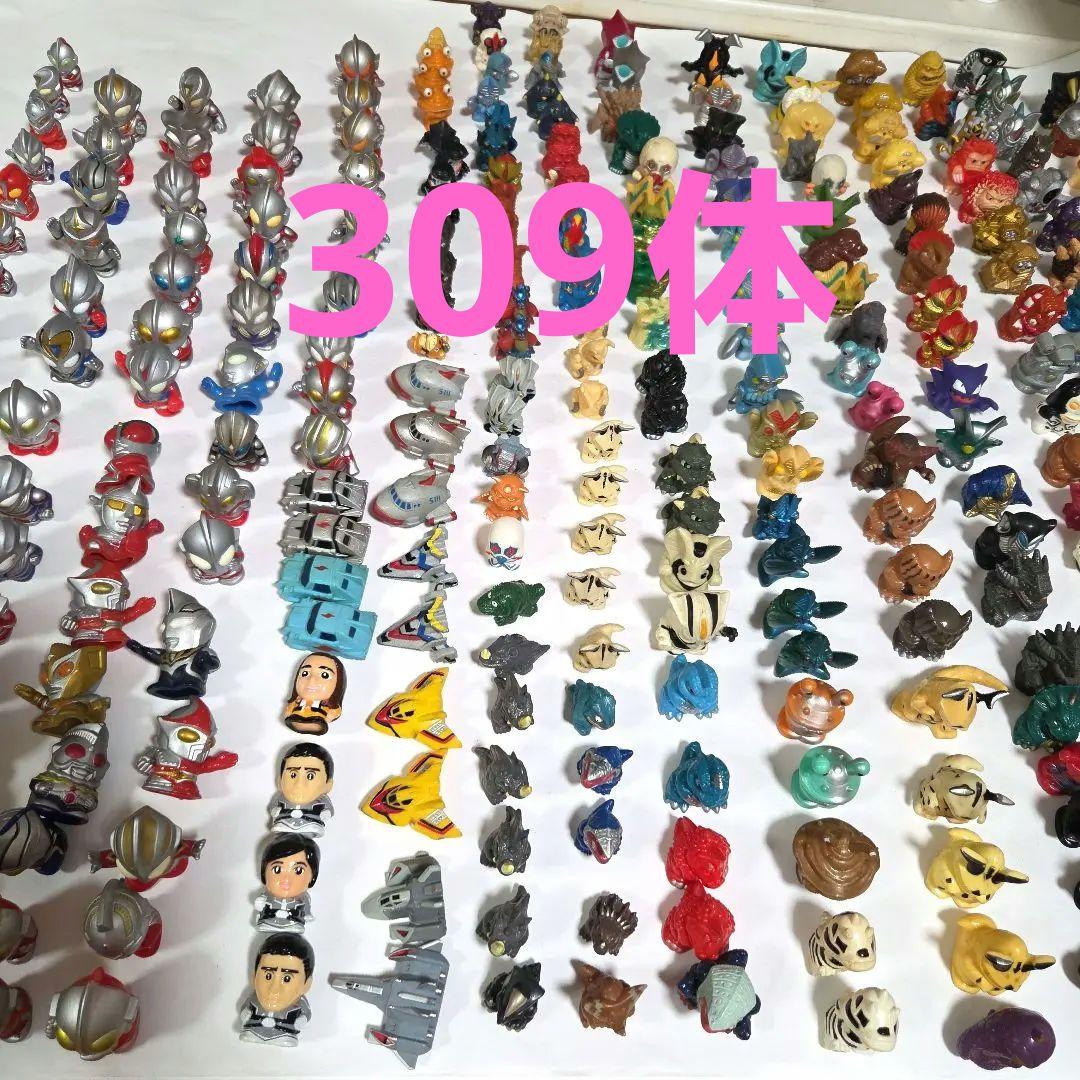 d*3様 ウルトラマン 　 怪獣フェギュア　ソフビ　指人形　大小309体　まとめ