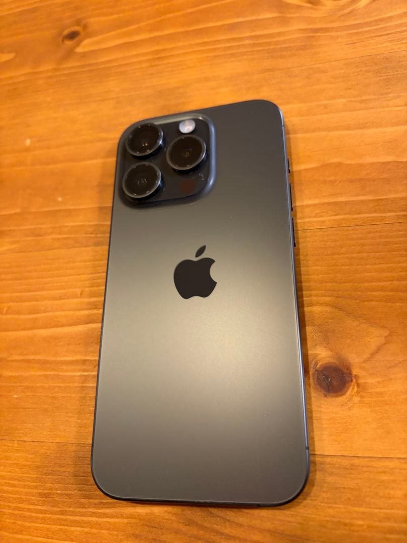 Apple iPhone 15 Pro ブラックチタニウム 256GB 本体