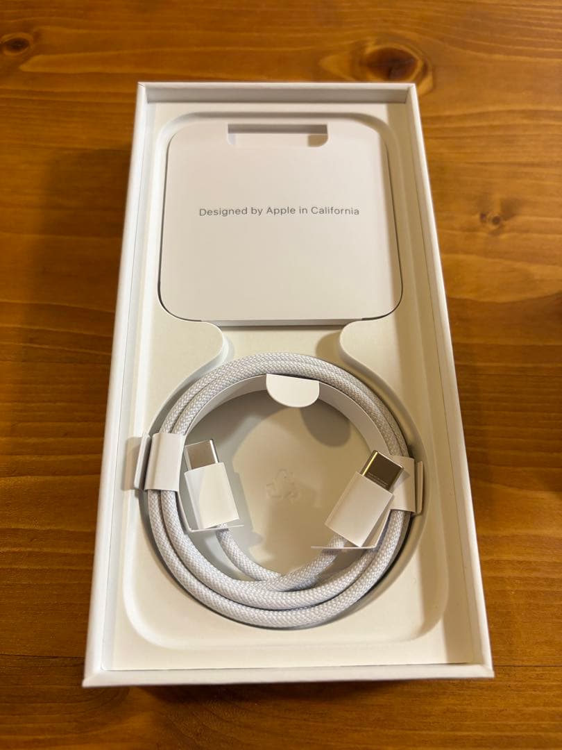 Apple iPhone 15 Pro ブラックチタニウム 256GB 本体