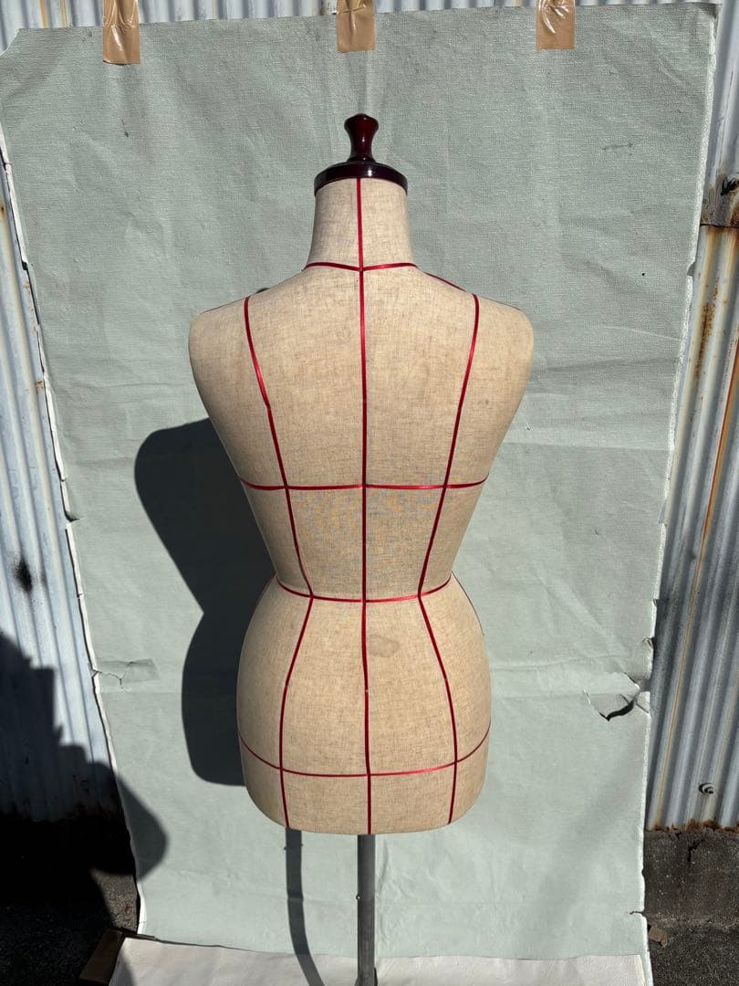 ボディーライン入り　トルソー　マネキン　洋装ソーイング布製スタンド付き針打てます
