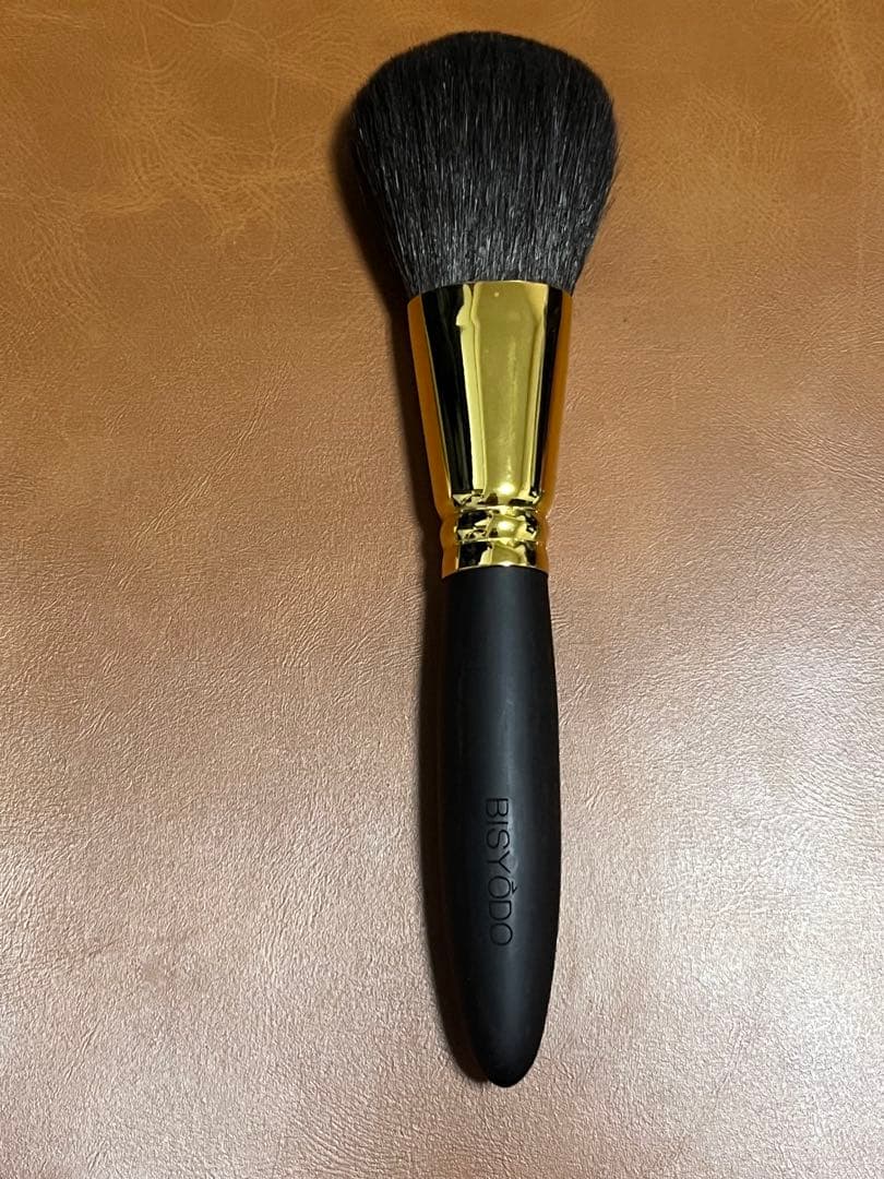 【最高級】ウエダ美粧堂　GRAND フィニッシングパウダーブラシ(丸平) 灰リス