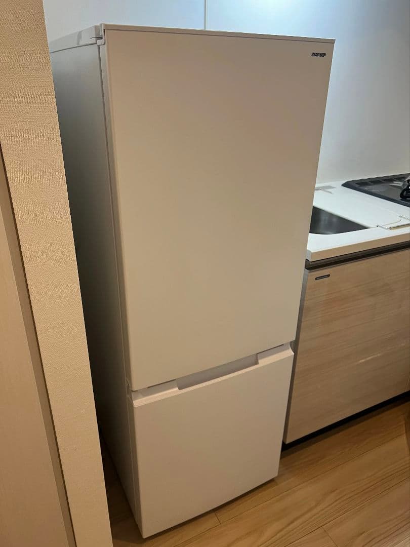 美品／シャープ 2ドア冷蔵庫 179L 2024年 SJ-D18P-W 単身用