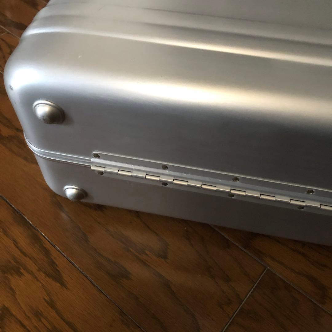 ZERO HALLIBURTON シルバー