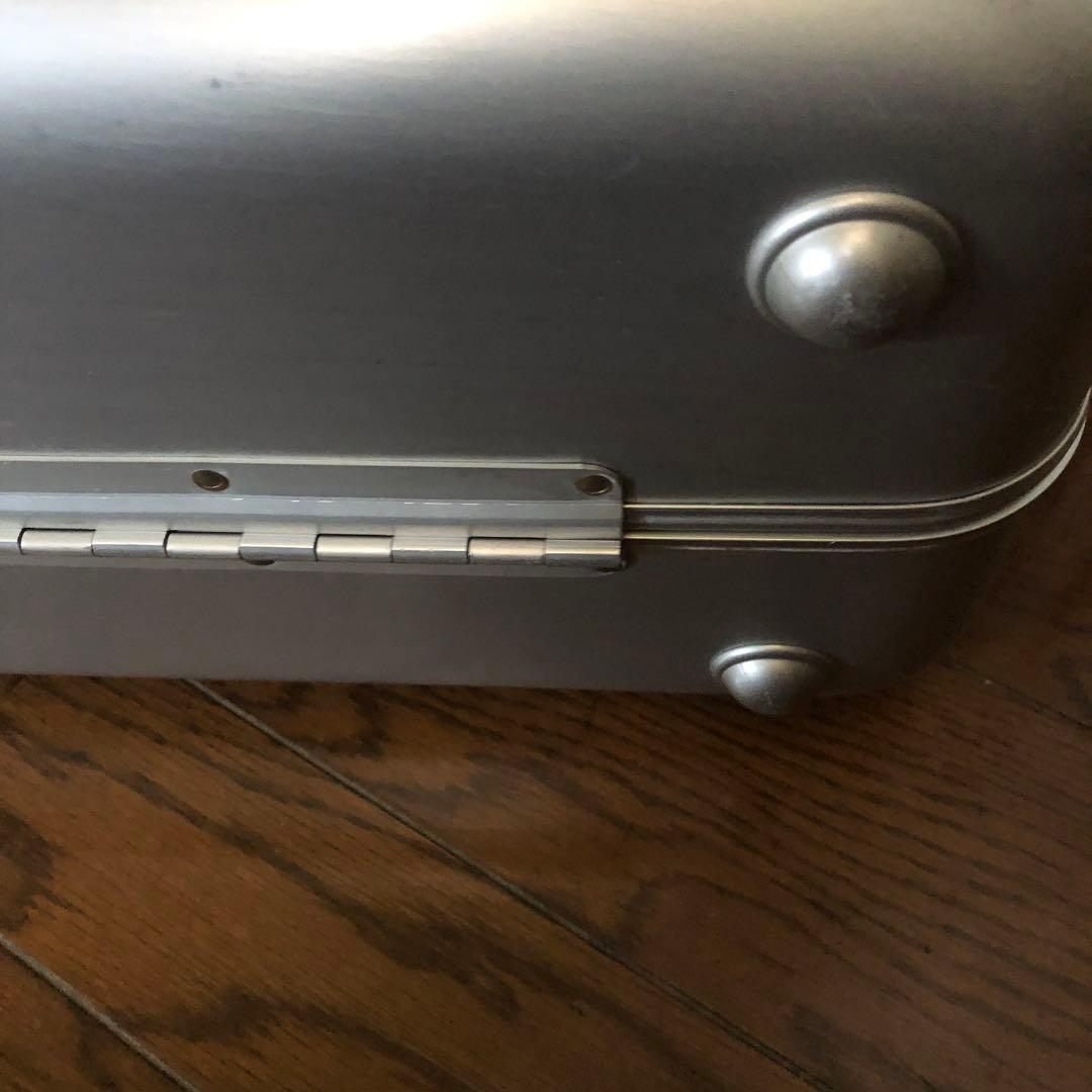 ZERO HALLIBURTON シルバー