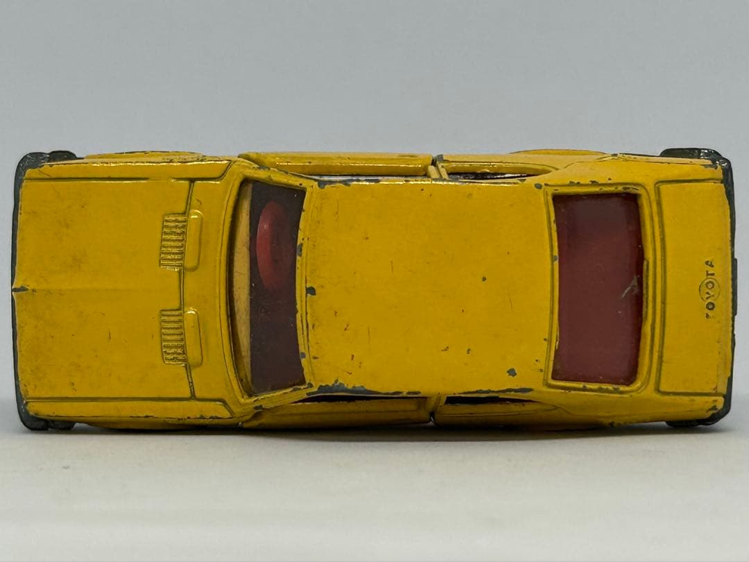 トミカ No.11 トヨタ スプリンター 1200 SL 黄 香港製 黒箱