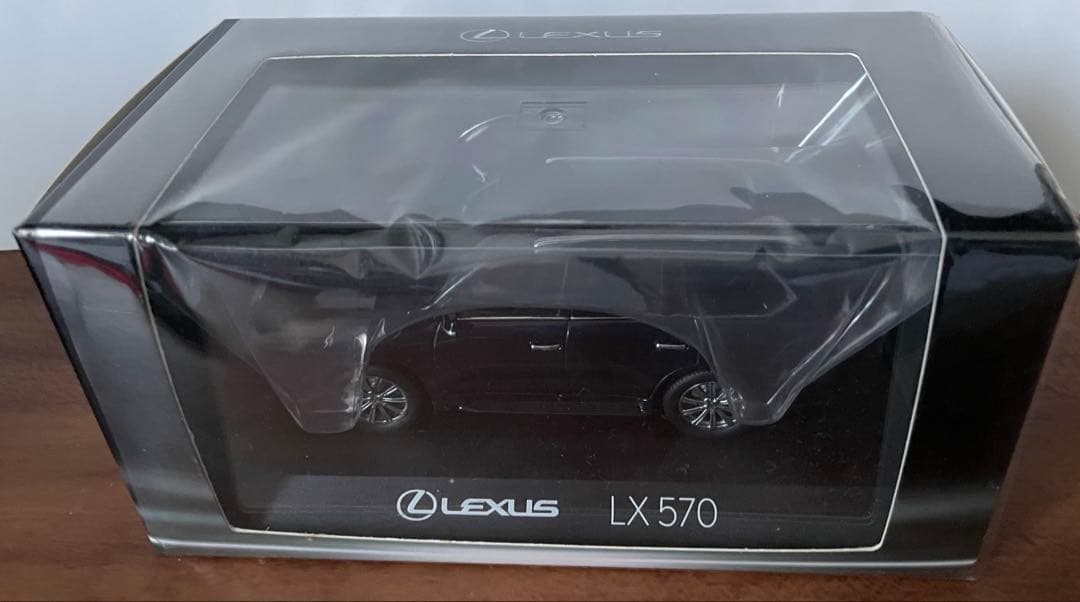 再値下げ！Lexus LX 570 1/43スケールミニカー