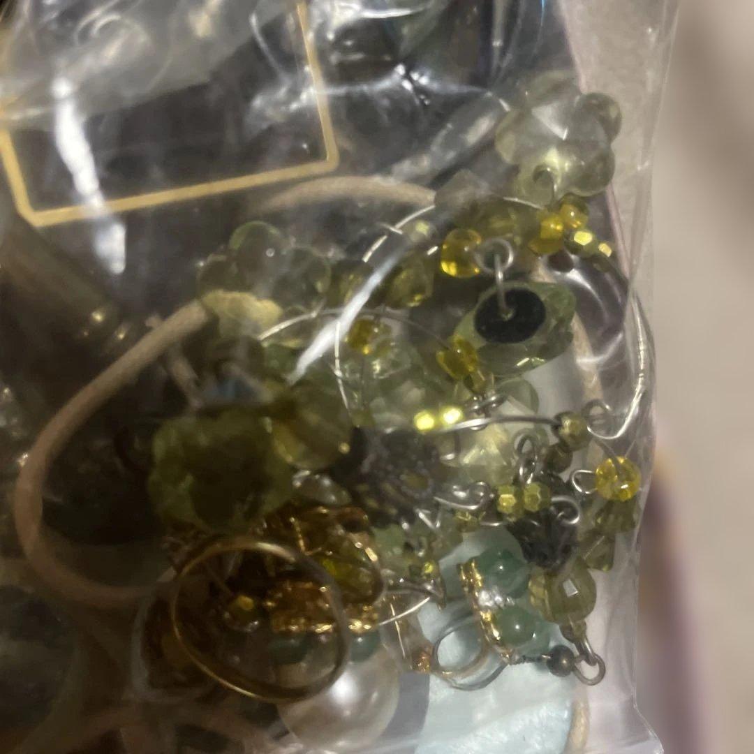 ひろ　　遺品整理　大量アクセサリーまとめ ミッシェルクランネックレスあり