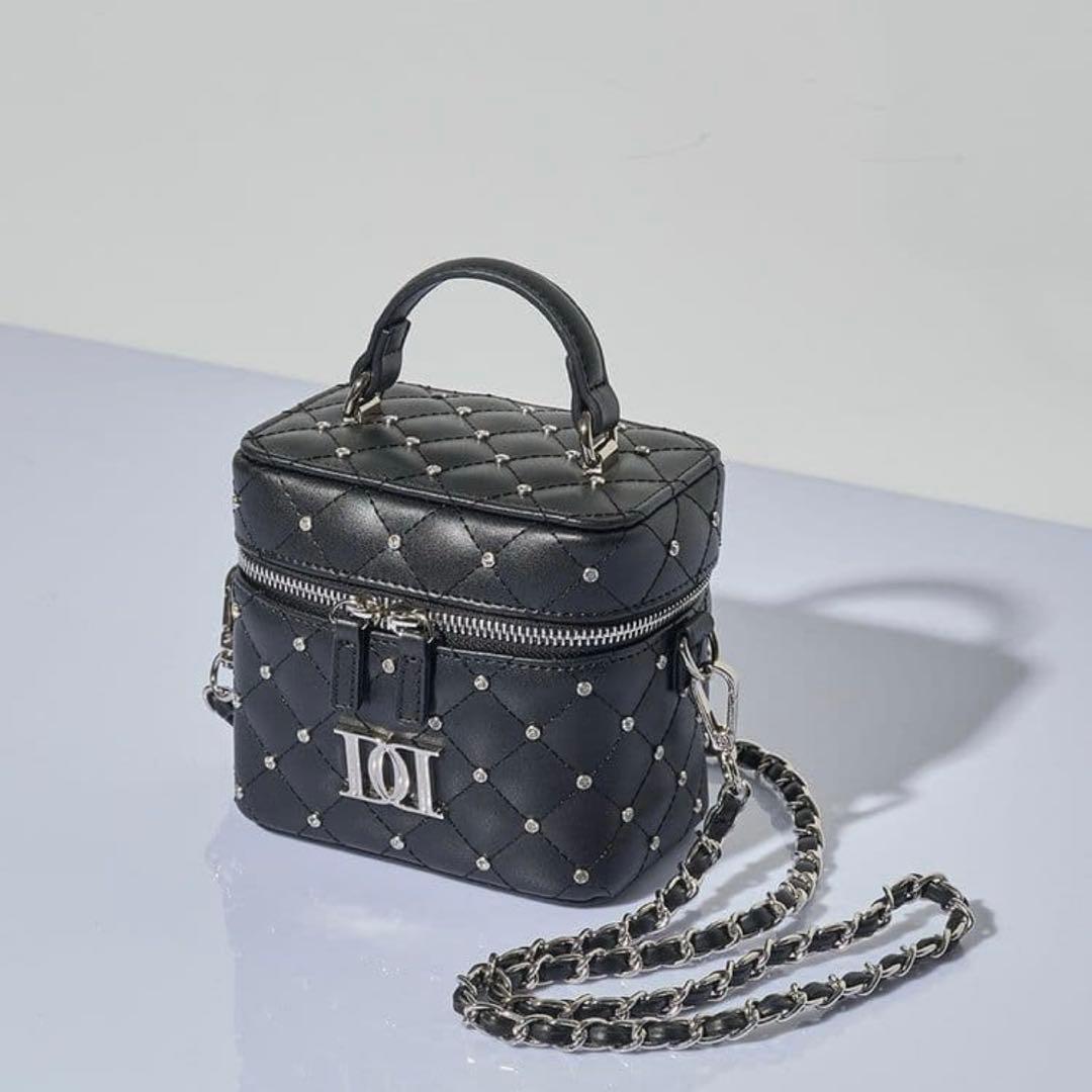 ダーリッチ Darich 　キルティングビジュースクエアミニバッグ　ブラック