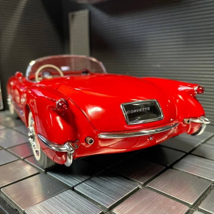 激レア入手困難！未展示品 オートアート 1/18 シボレー コルベット 1954