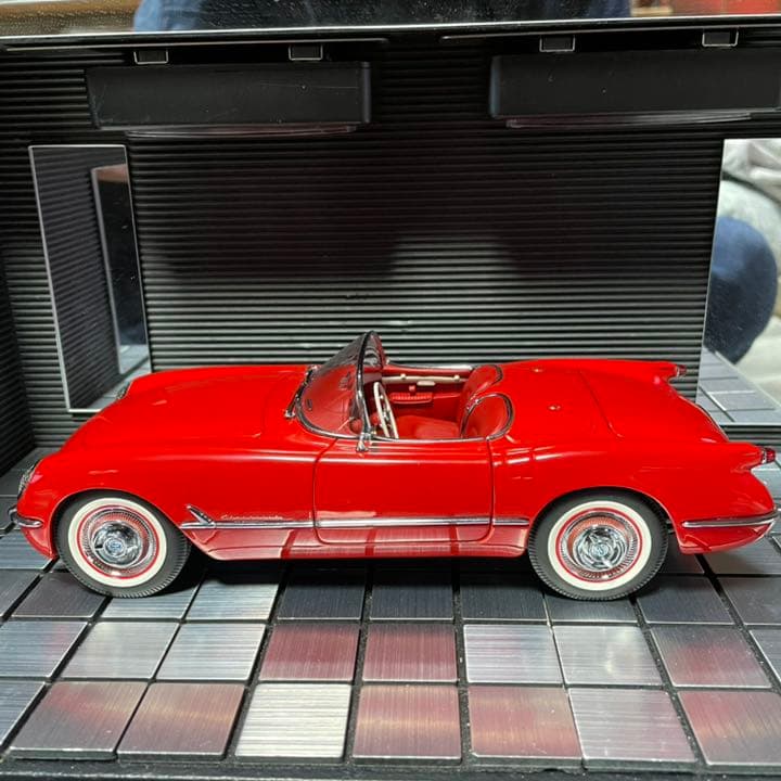 激レア入手困難！未展示品 オートアート 1/18 シボレー コルベット 1954