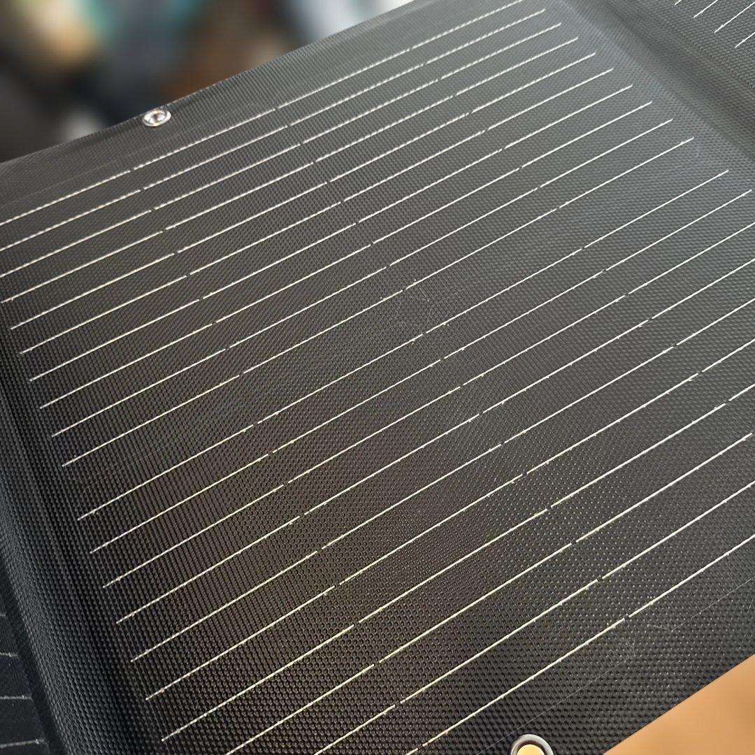 ほぼ新品 美品 ECOFLOW ソーラーパネル本体 EF-Flex-110c