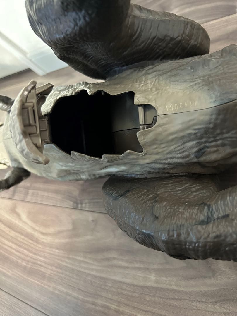 ジュラシックワールド　恐竜　ティラノサウルス　インドミナスレックス　おもちゃ