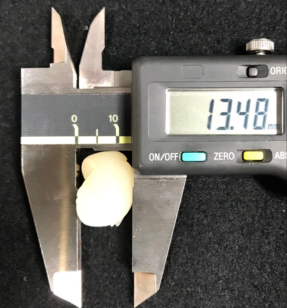 玉飾り物　 4点セット　鏤空彫刻 時代物 細密雕刻 極細工 根付 賞物　美術品