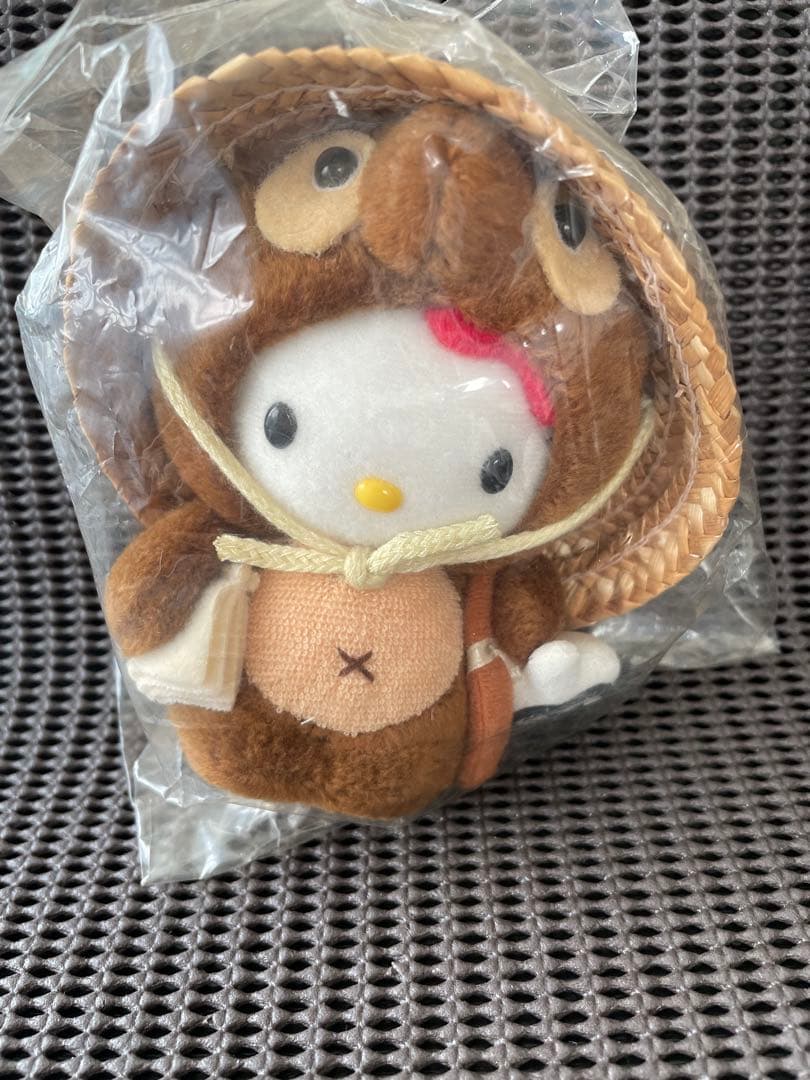 滋賀限定 ご当地 ハローキティ 信楽たぬき ぬいぐるみ