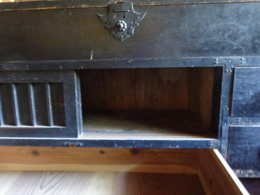 ★最終値　黒箪笥　チェスト　古民家蔵出　骨董　アンティーク　レトロ　古い　古民具