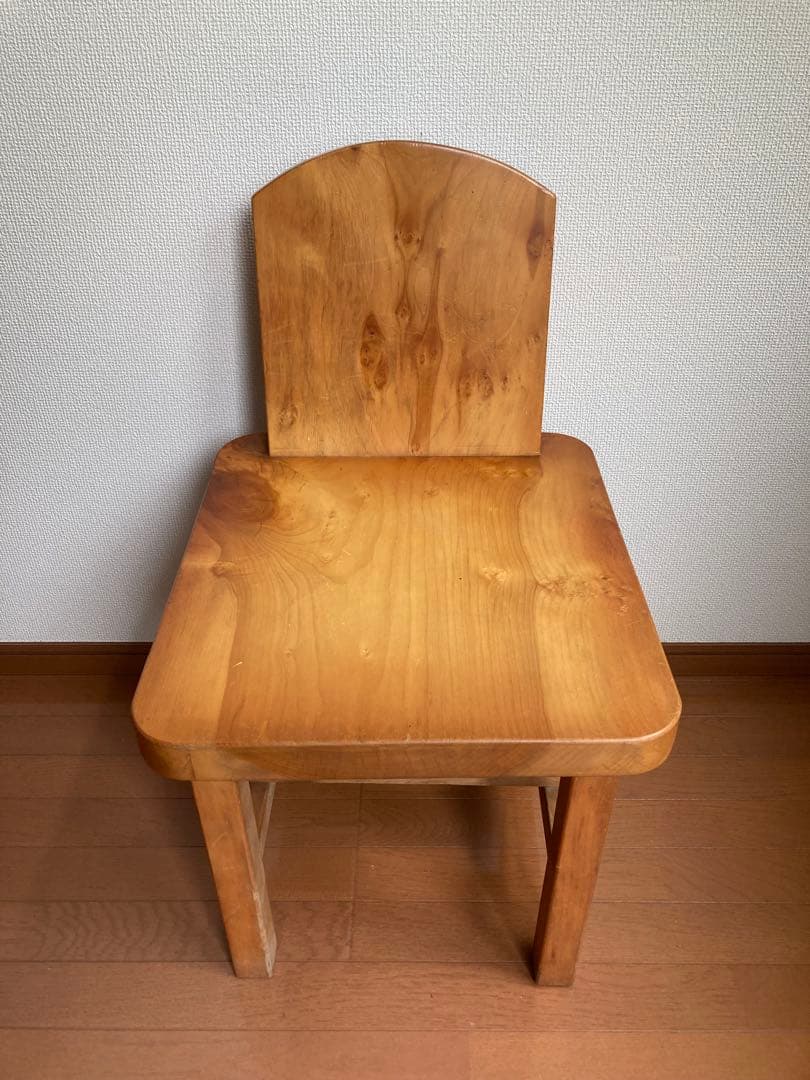 一枚板の椅子