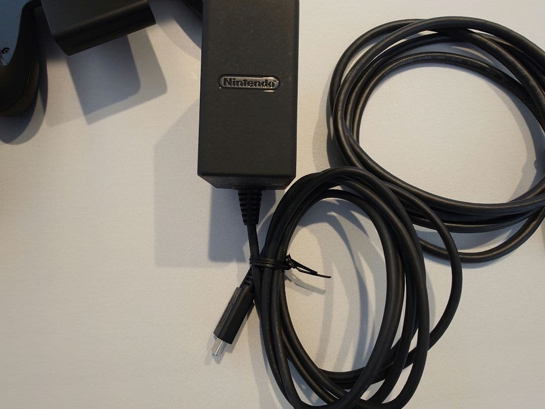 NintendoSwitch本体+Joy-Con充電グリップ+LANアダプター