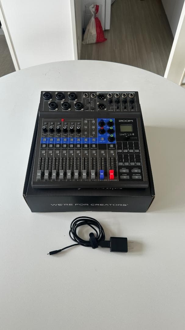 ZOOM LiveTrak L-8 デジタルミキサー