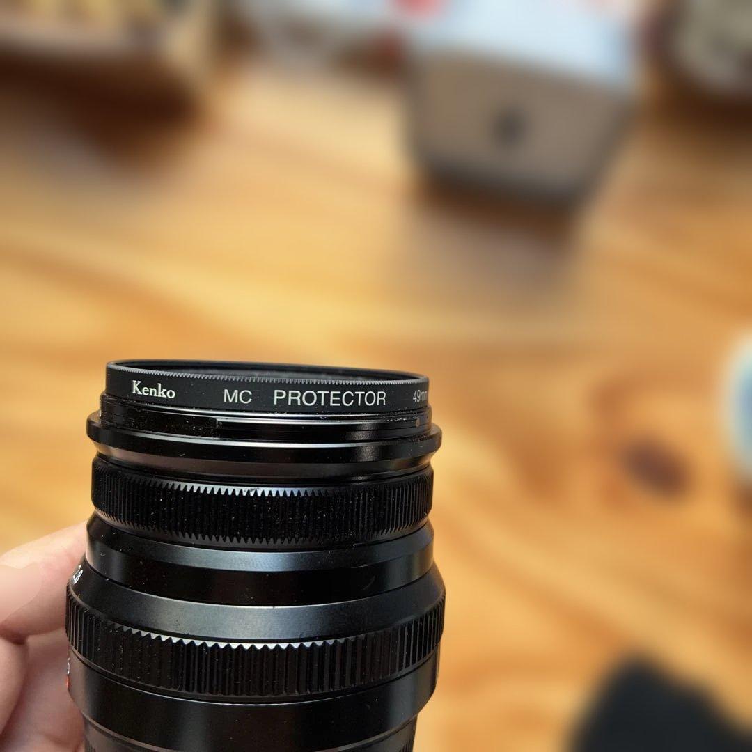 角型フード、保護フィルタ付Fujinon XF 16mm F2.8 R WR