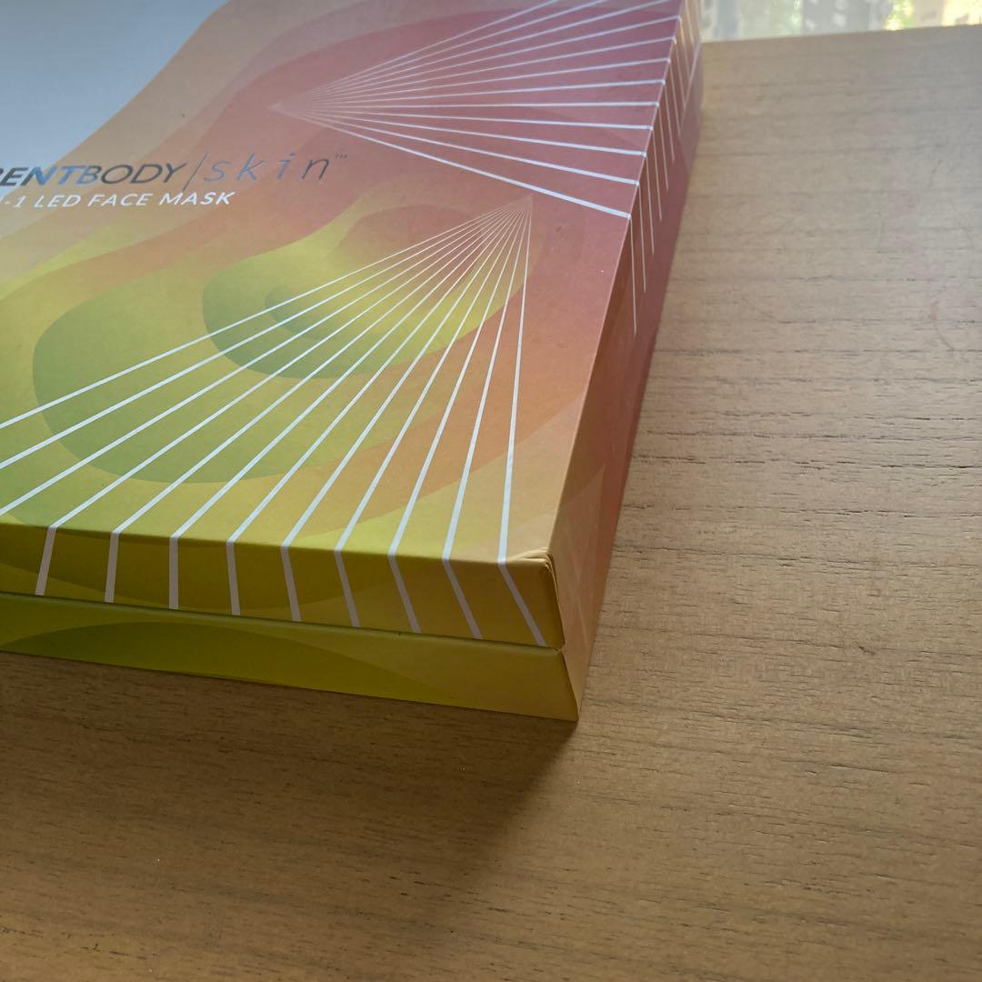 CURRENTBODY 4-in-1 LEDフェイスマスク