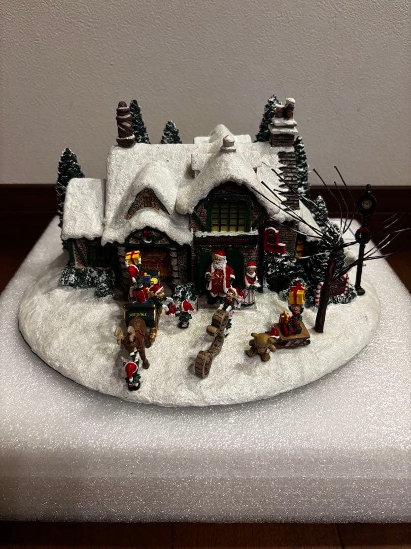 トーマスキンケイドスタジオ　キャンディ通りサンタ　オルゴール