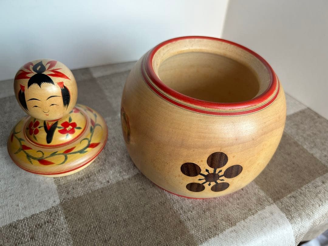 象嵌つきえじここけし、コマ入り