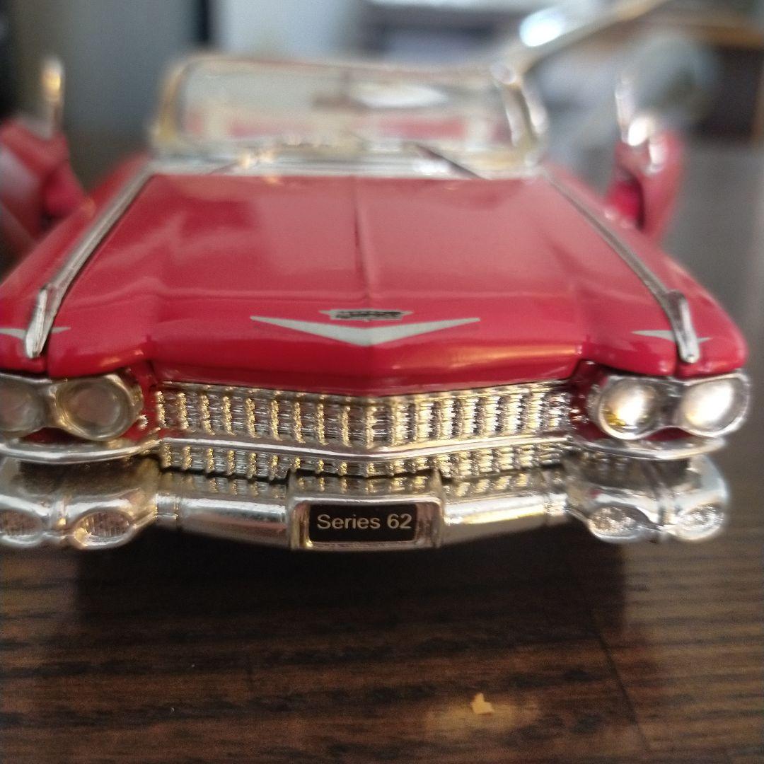 キャデラック エルドラドとフィギュア