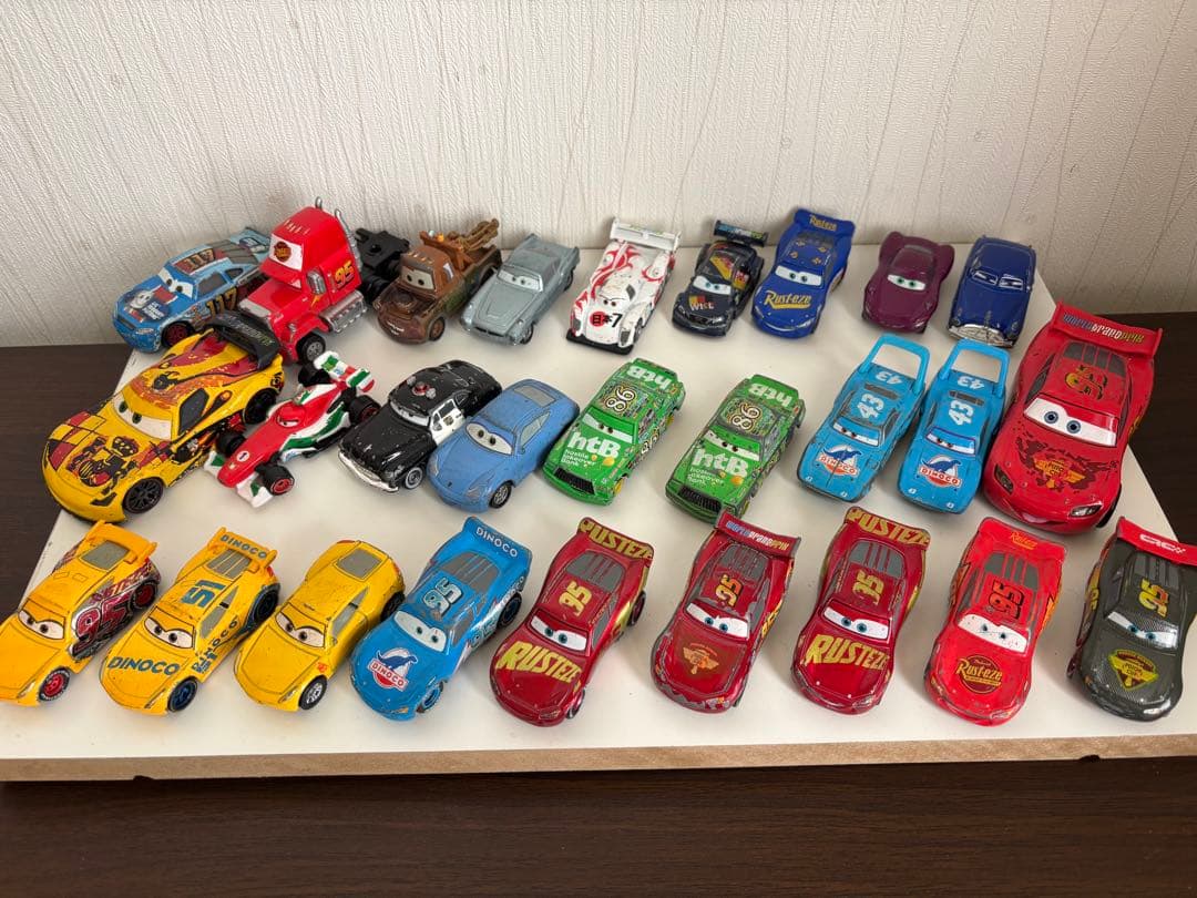 【カーズ トミカ27台セット】