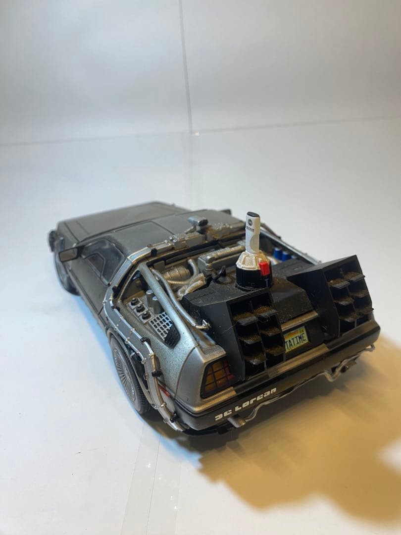 1/18 サンスター バックトゥザフューチャーデロリアン