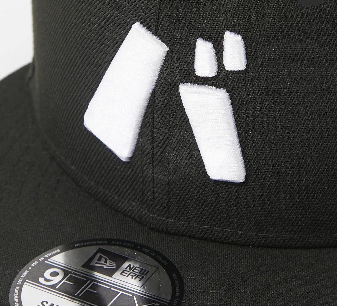 New Era 黒 スナップバックキャップ