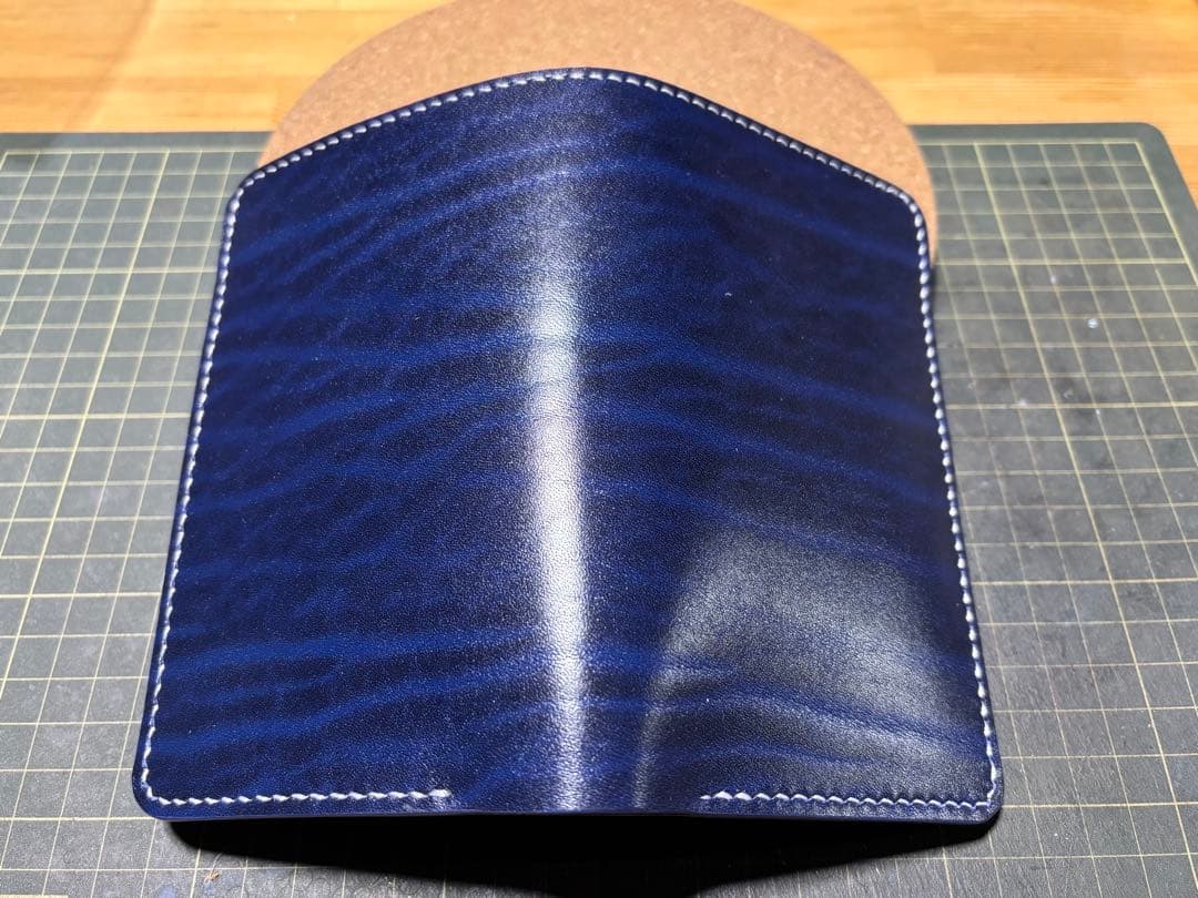 ミドルウォレット　ベルギー産　ルガト　ハンドメイド【訳あり】