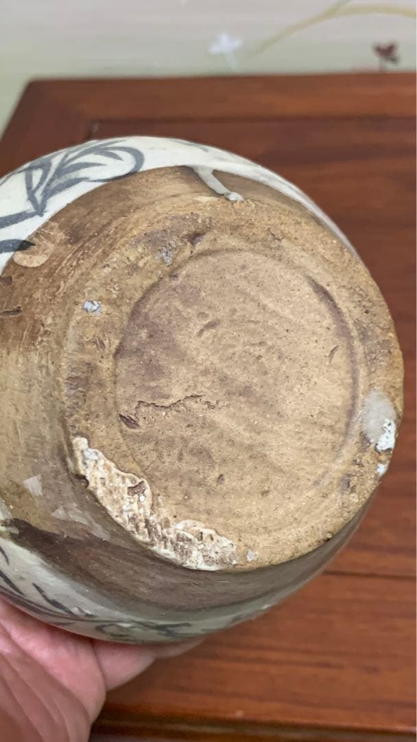 李朝？　中国？　アンティーク白磁四耳草花紋壺　花瓶